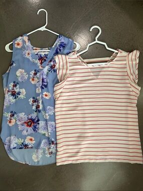 Bundle of Women’s flowy tops size small Loft and Violet + Claire